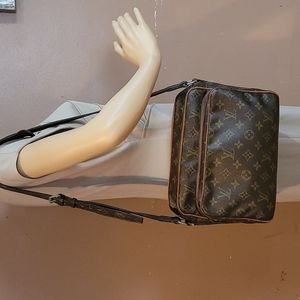 Louis Vuitton Vintage Monogram Nile Mig La Tour Crossbody Shoulder Bag Purse